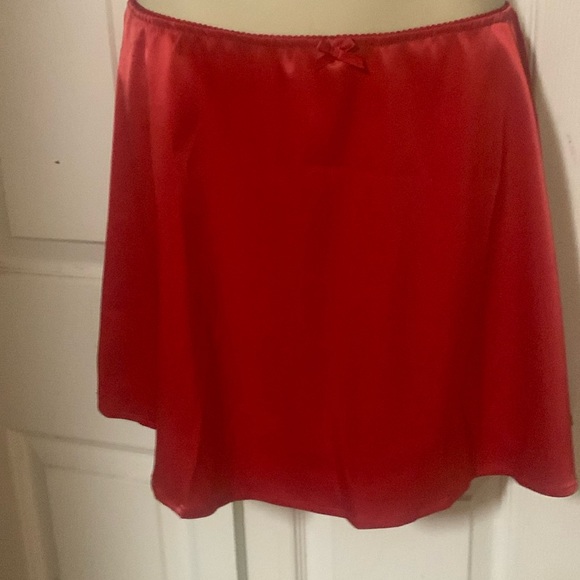 Cute Red Skirt!!! - Picture 1 of 4
